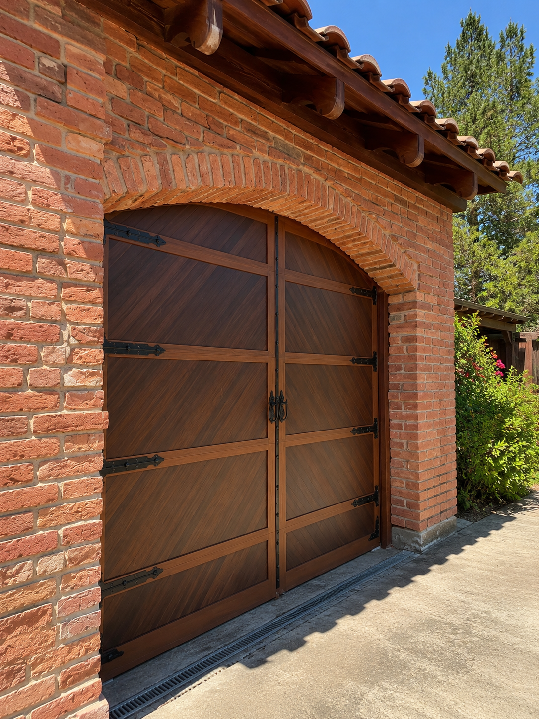 Faux-wood carriage garage door on a Sherman Acres home in Pleasant Hill